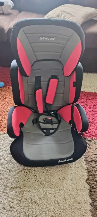 Silla de auto Bebesit gris y rojo - miniatura 1