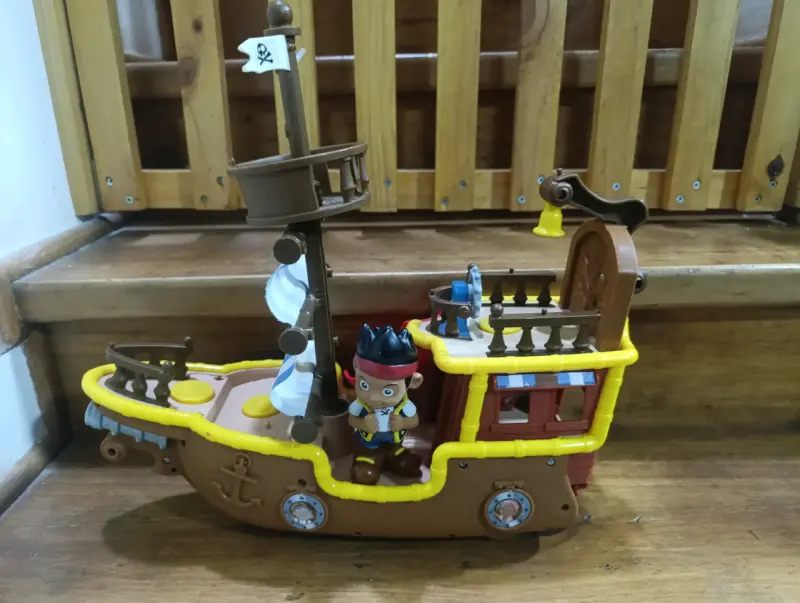 Barco pirata de juguete - 3