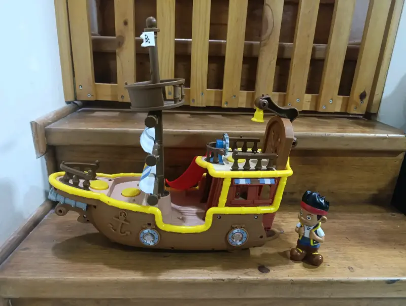 Barco pirata de juguete - 4