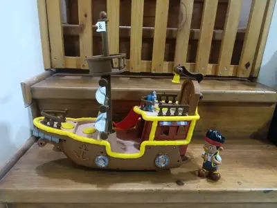 Barco pirata de juguete - miniatura 4