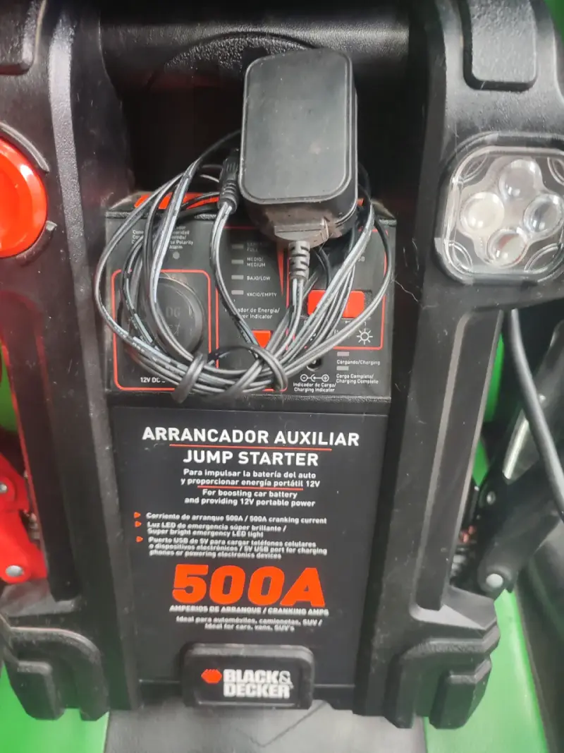 Arrancador auxiliar Black+Decker 500A - 3