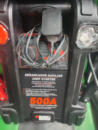 Arrancador auxiliar Black+Decker 500A - miniatura 3