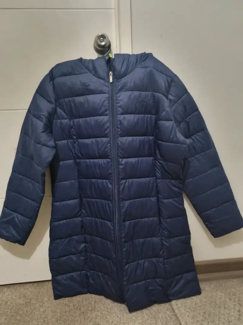 Parka larga acolchada azul oscuro