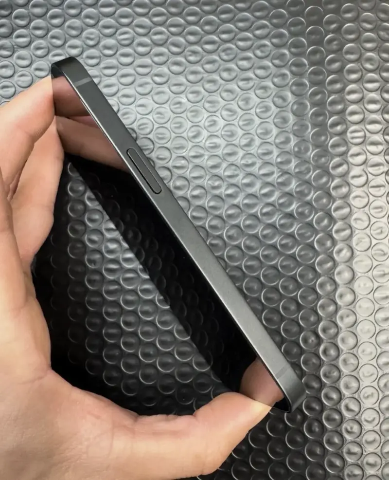 iPhone 16e en Excelente estado - 2