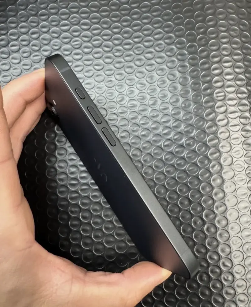 iPhone 16e en Excelente estado - 3