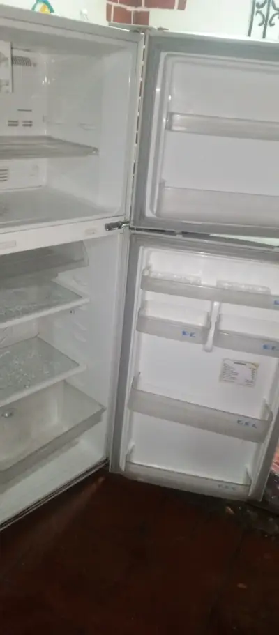 Refrigerador Samsung blanco y micro ondas - miniatura 3