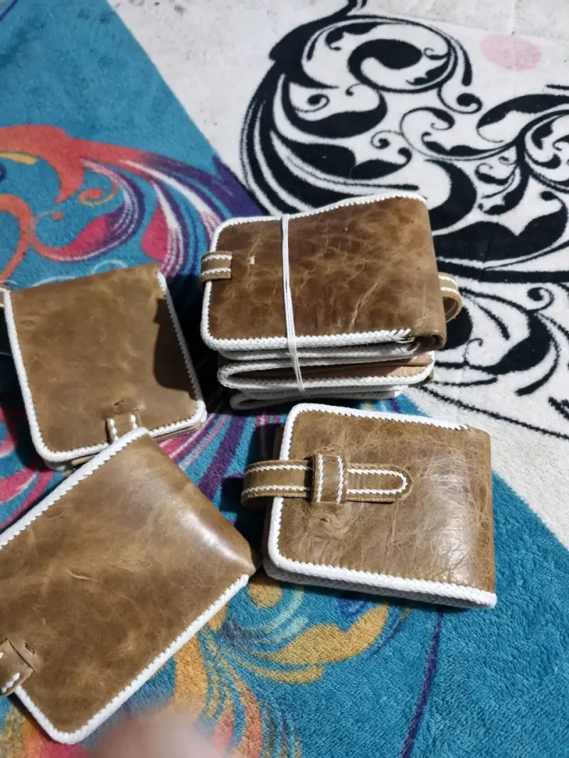 Billetera de cuero de caballo con costura cuyana - 2