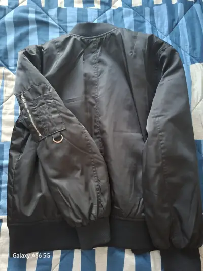 Chaqueta bomber negra - miniatura 3