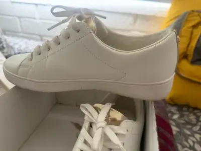 Zapatillas blancas Michael Kors - miniatura 2