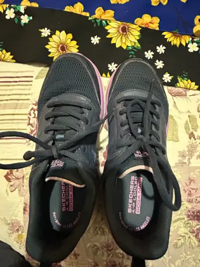 Zapatillas Skechers negras talla 34 usadas - miniatura 4