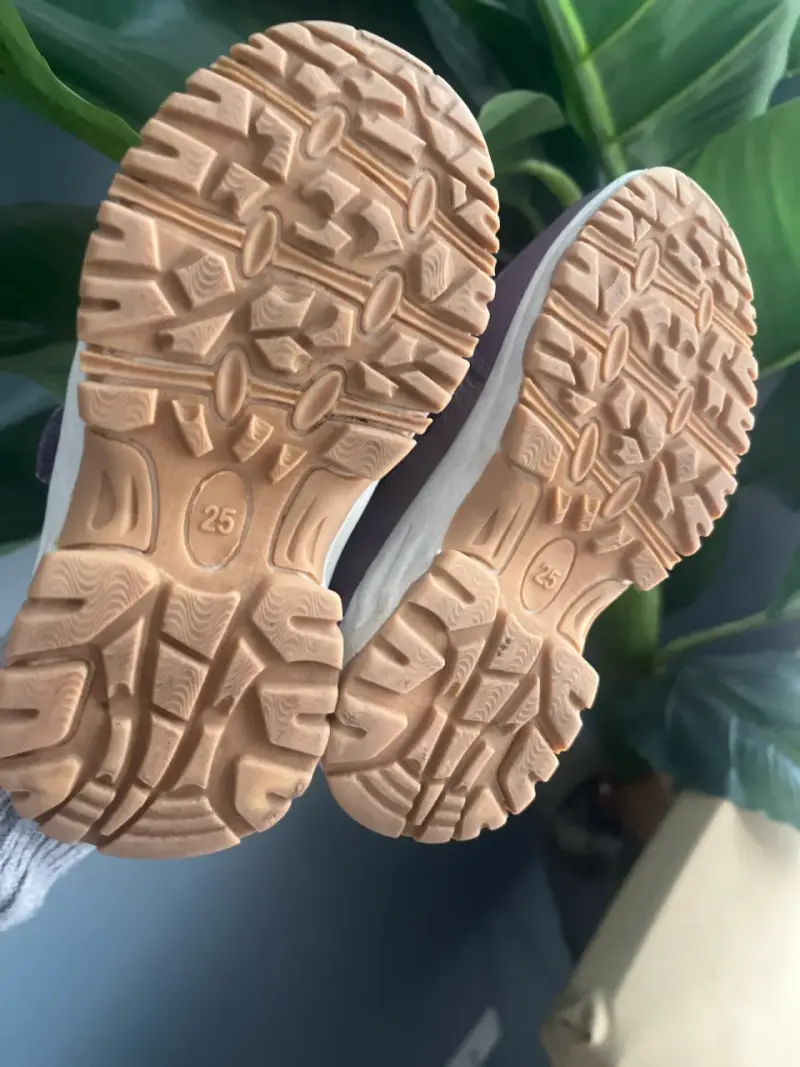 Zapatillas moradas de bebé - 2