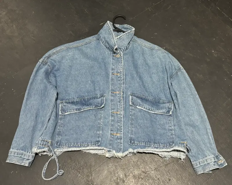 Chaqueta de mezclilla desgastada - 1