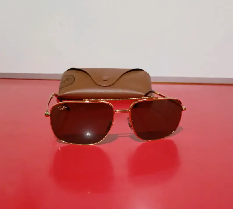 Lentes de sol Ray-Ban dorados - 2