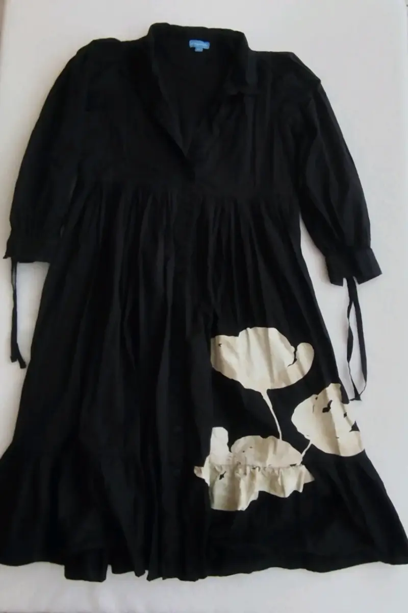 Vestido negro con flores - 1