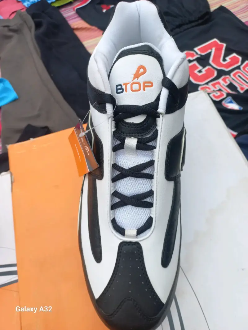 Zapatos deportivos Btop blanco y negro - 2