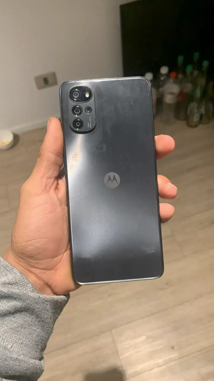 Smartphone moderno con pantalla amplia - 2