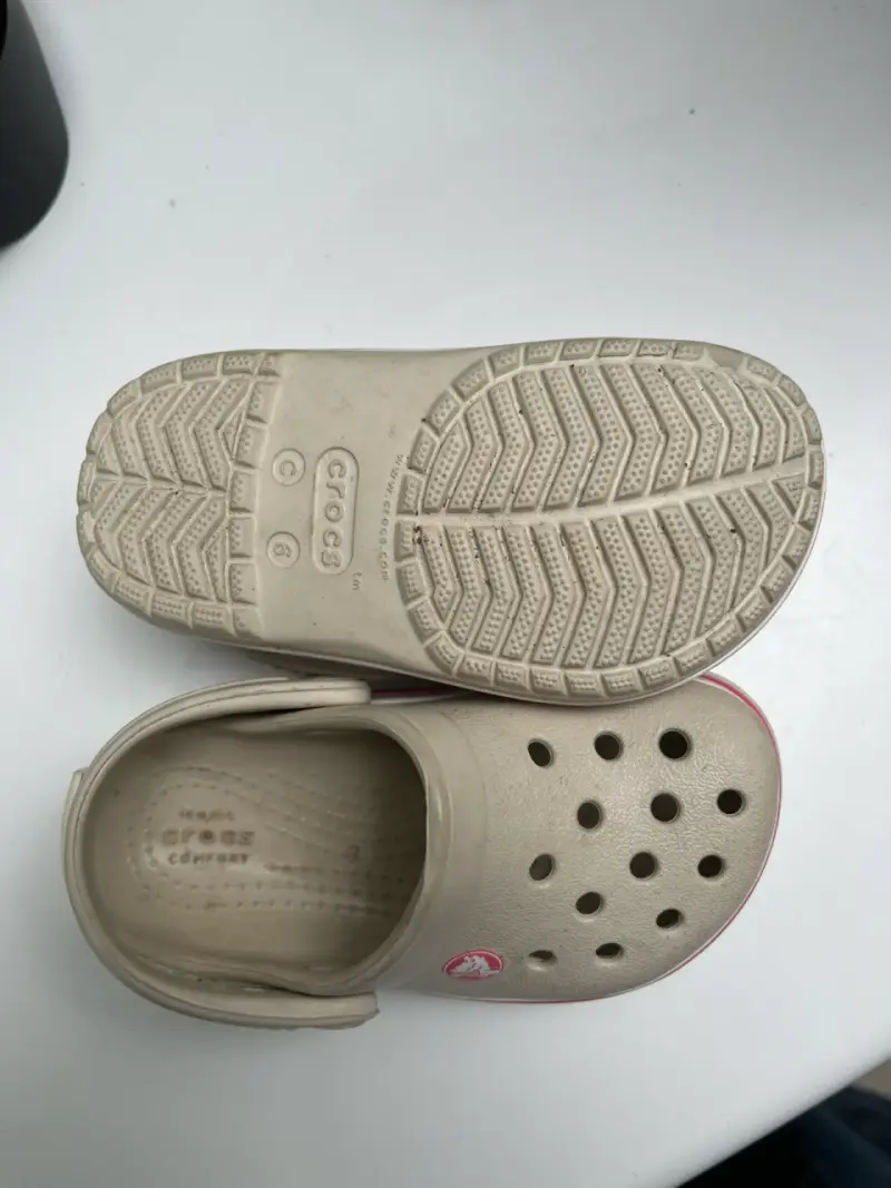 Sandalias Crocs beige unisex - 2