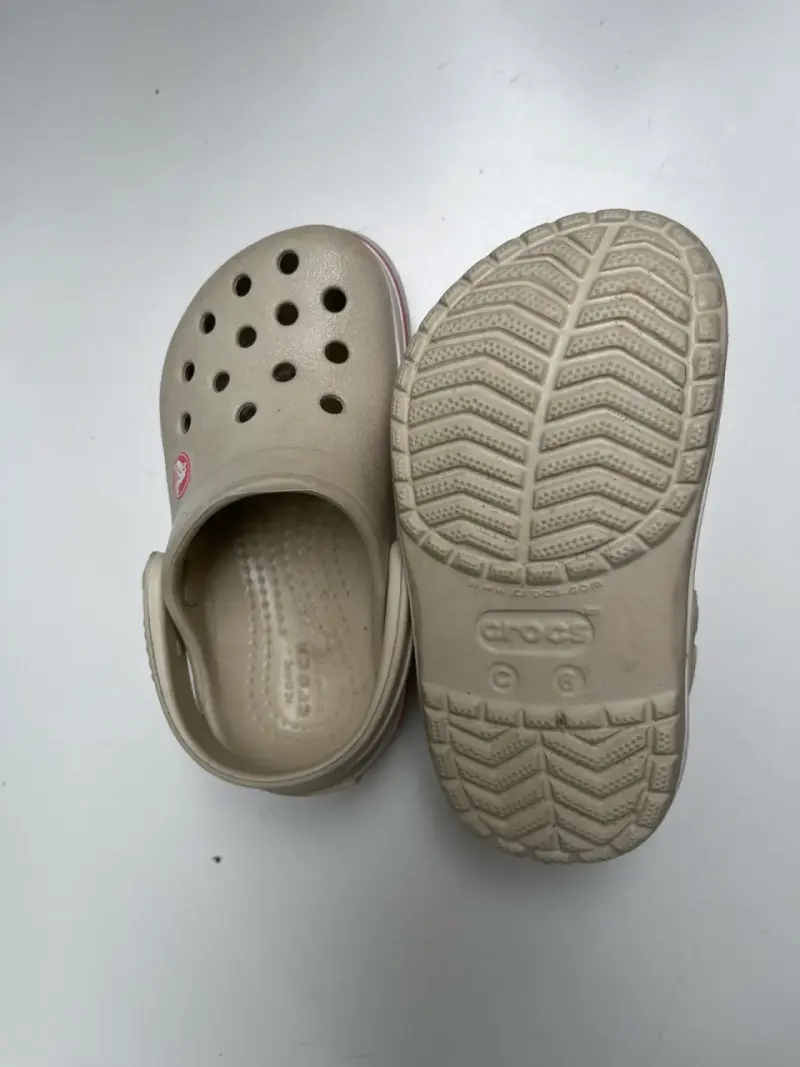 Sandalias Crocs beige unisex - 3