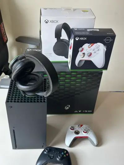 Consola Xbox Series X 1TB + 2 controles + audífono - miniatura 1