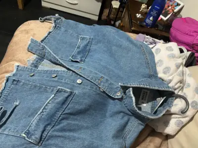 Chaqueta de mezclilla desgastada - miniatura 2