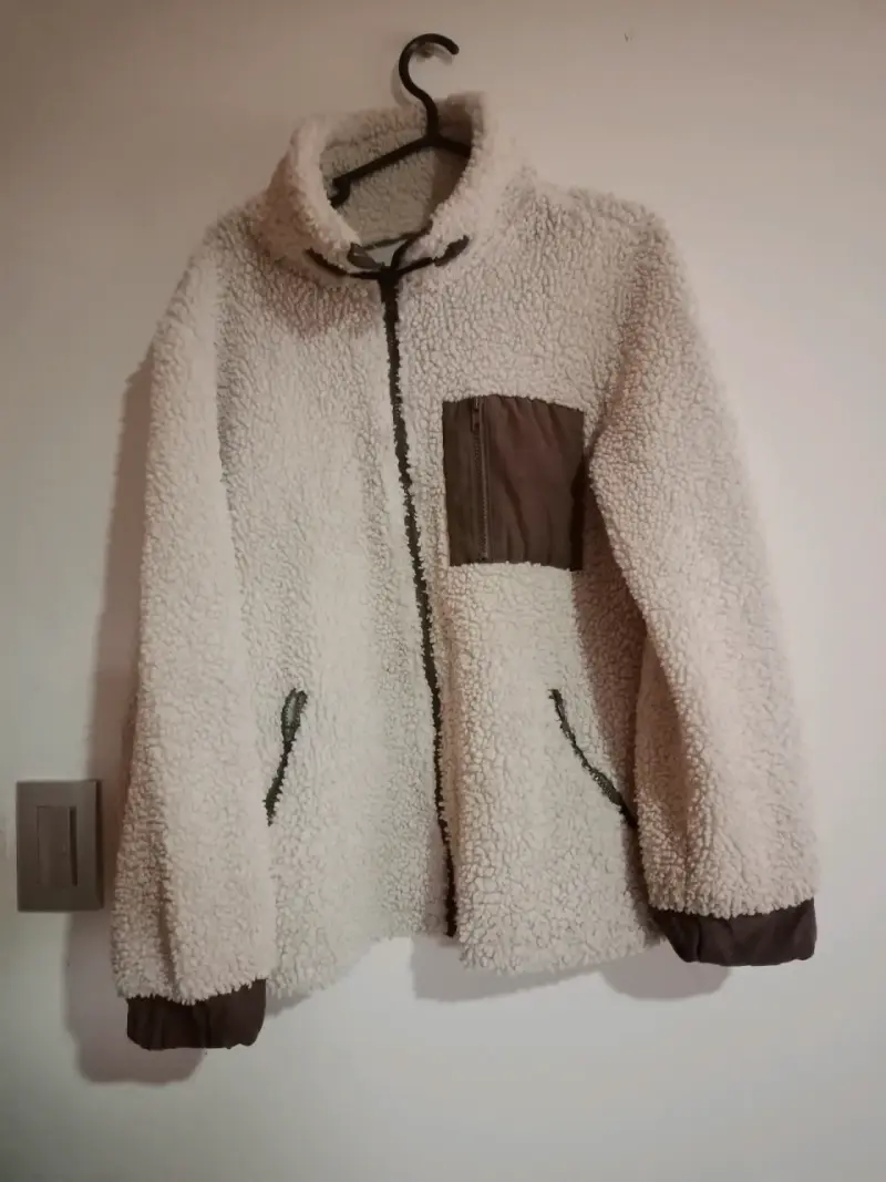 Chaqueta de lana beige