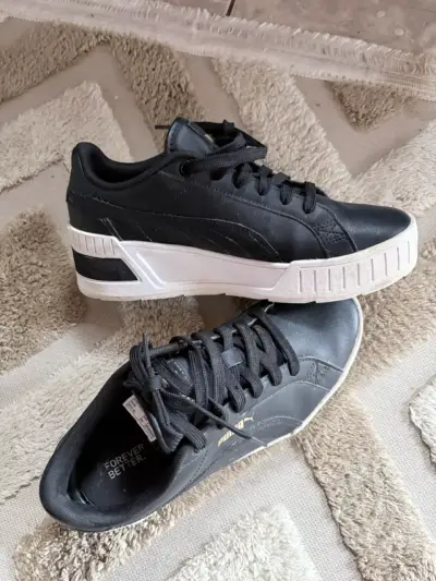 Zapatillas Puma talla 37,5 - miniatura 1