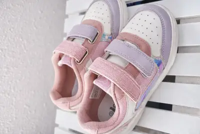 Zapatillas infantiles rosadas - miniatura 1