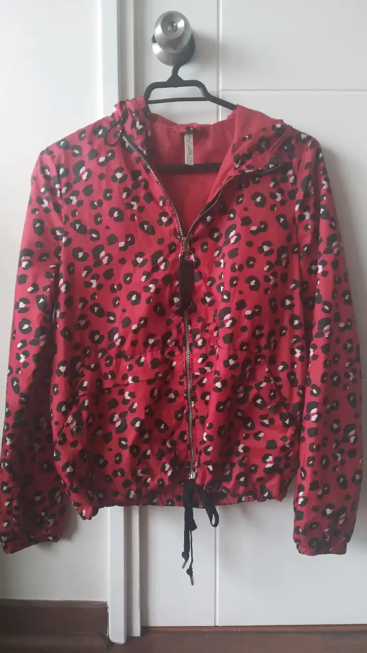 Chaqueta roja estampado leopardo - 1