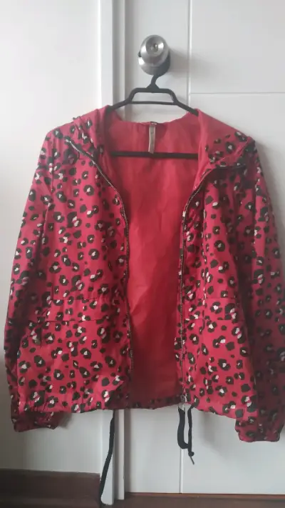 Chaqueta roja estampado leopardo - miniatura 3