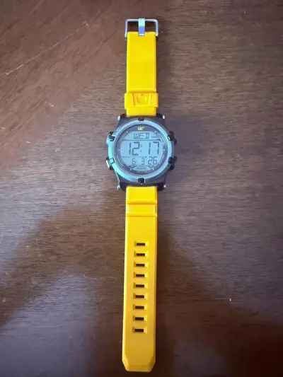 Reloj digital CAT amarillo - miniatura 5