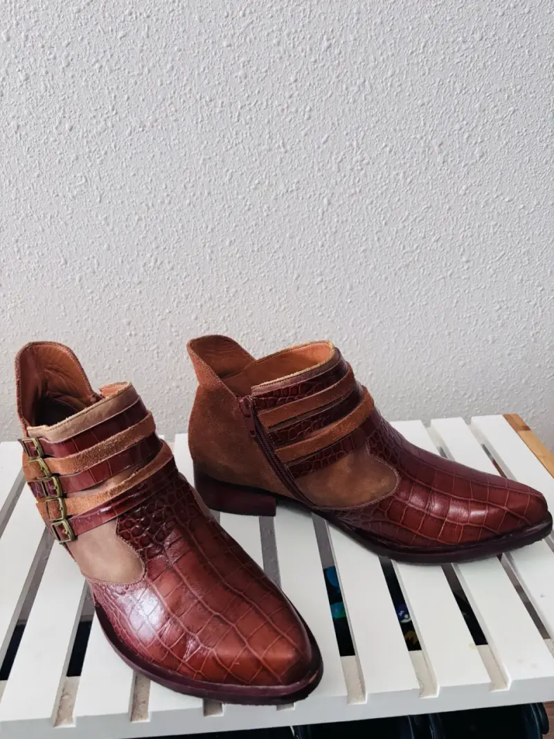 Botines cuero marrón estilo cocodrilo - 3
