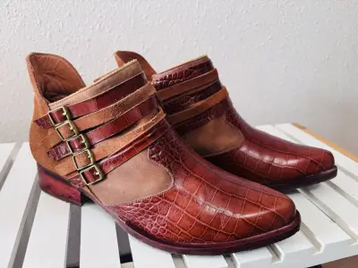 Botines cuero marrón estilo cocodrilo - miniatura 5