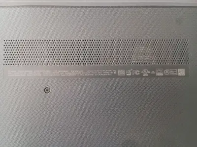 Laptop HP con cargador 15" - miniatura 5