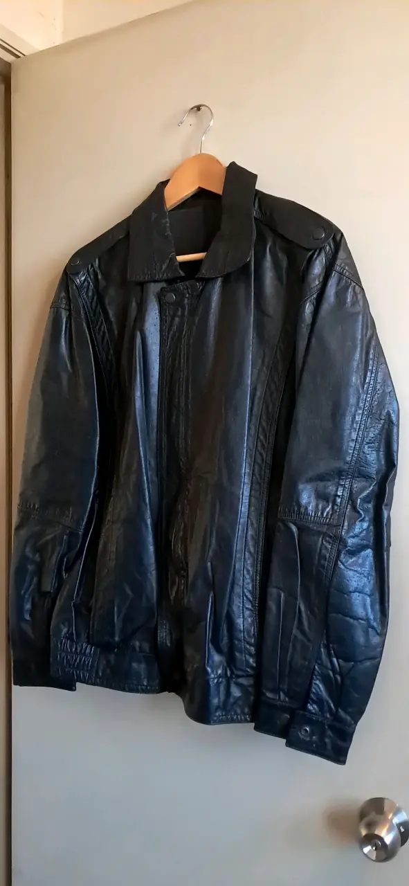 Chaqueta de cuero negra - 1