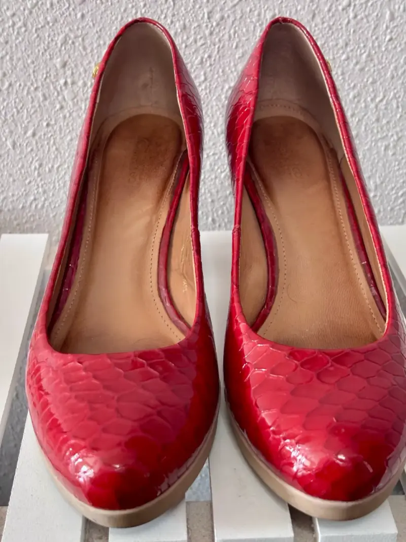 Tacones rojos con textura - 6