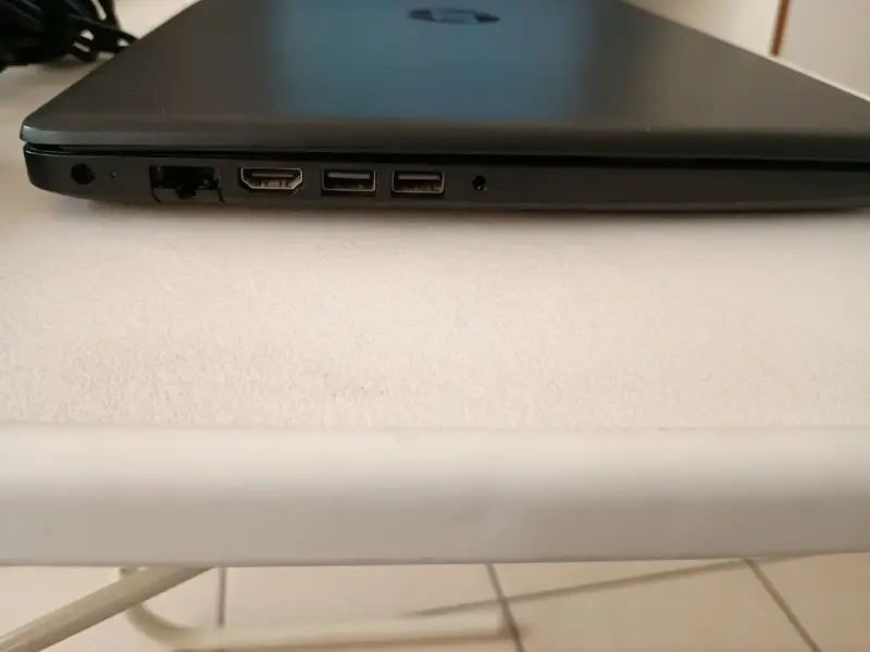 Laptop HP con cargador 15" - 6