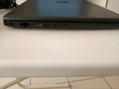 Laptop HP con cargador 15" - miniatura 6