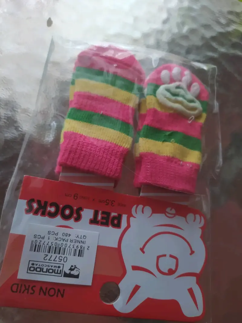 Calcetines antideslizantes para mascotas - 1