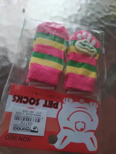 Calcetines antideslizantes para mascotas - miniatura 1