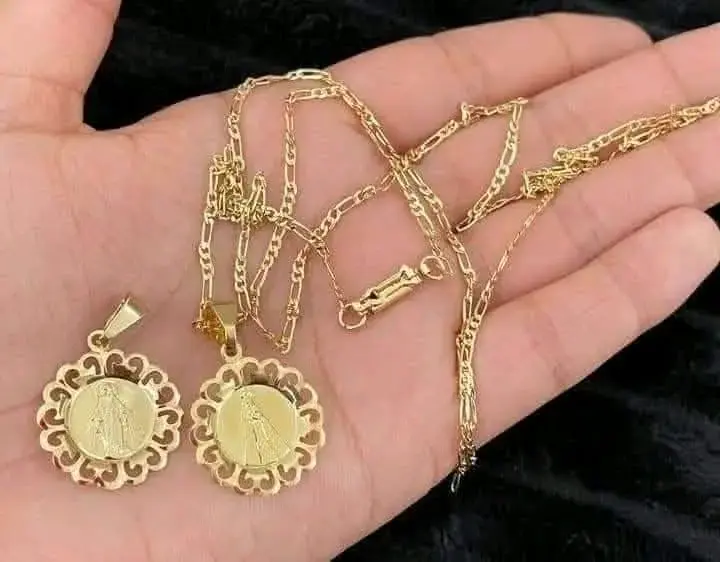 Aros dorados multianillos - 3