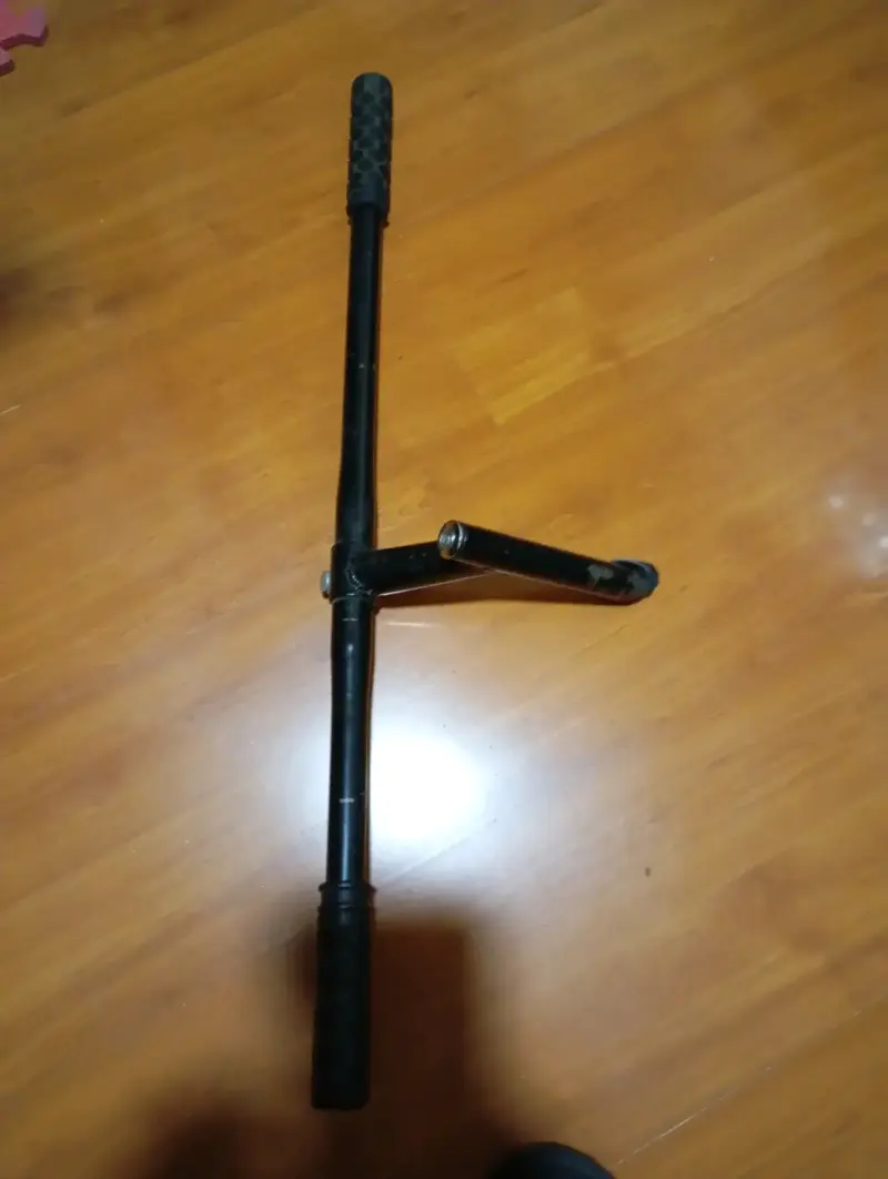 Manillar de bicicleta negro