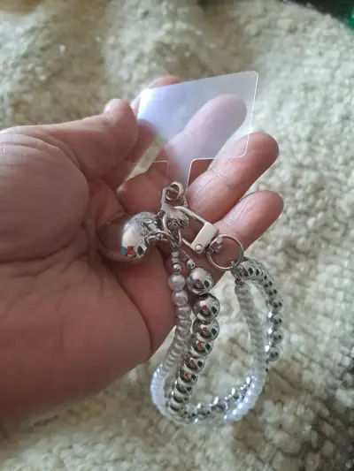 Pulsera de perlas y esferas para celular - miniatura 2