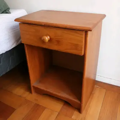 Velador de madera con cajón - miniatura 1