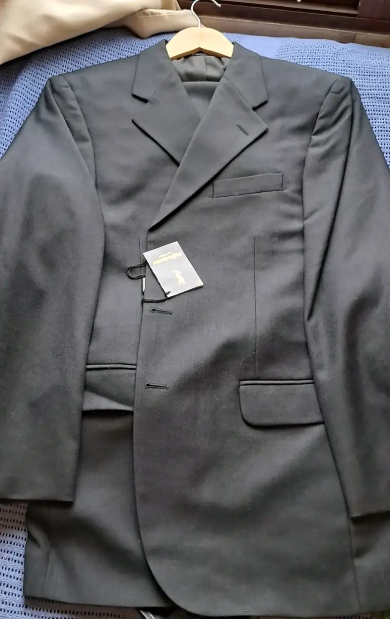 Traje formal negro nuevo - 1