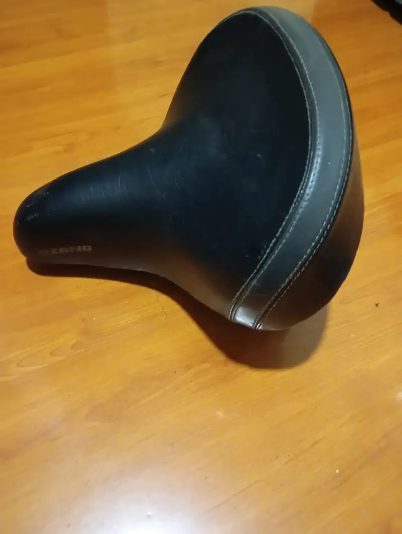 Asiento de bicicleta negro