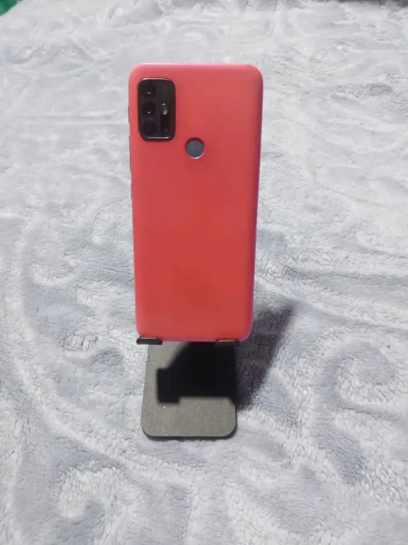 Celular Motorola rojo usado - 1