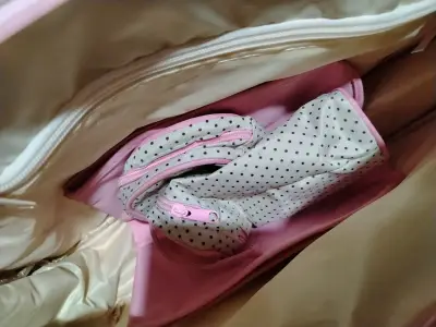 Bolso maternal rosado con lunares - miniatura 3