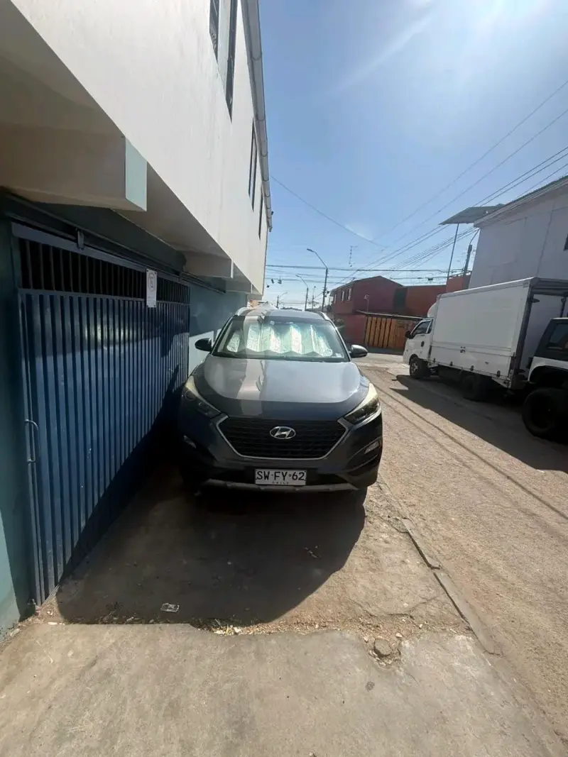 SUV Hyundai Tucson gris 2017 - 4