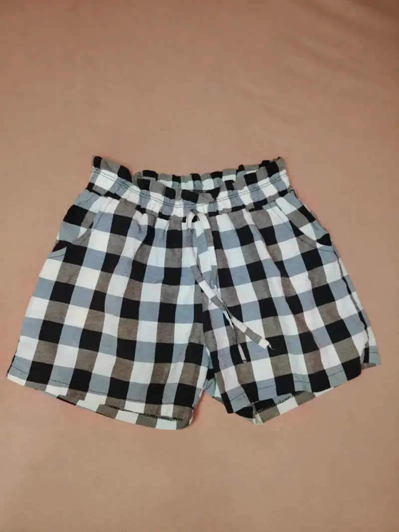 Short a cuadros blanco y negro