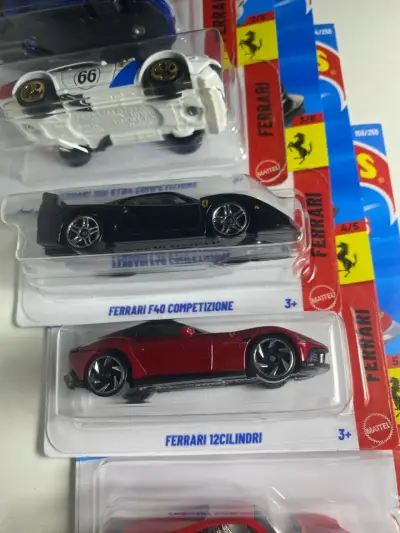 Hot Wheels Ferrari 5/5 - miniatura 5